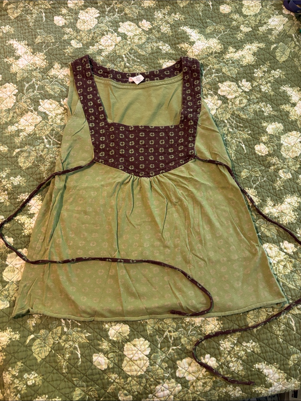 Rare Y2K American eagle Green Sleeveless Tunic with Contrasting Yoke